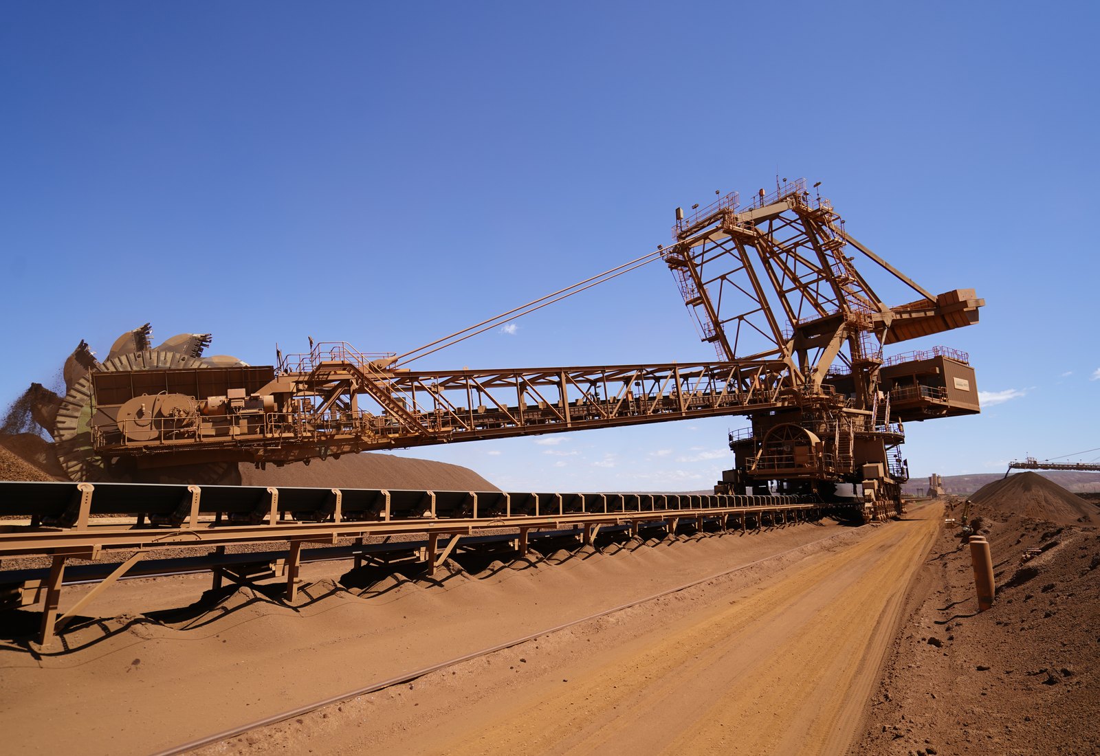Reclaimer bucket-wheel, heavy mobile plant engineering